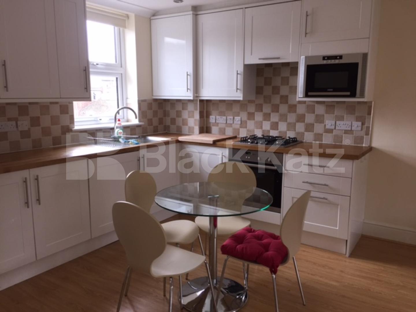 			SPLIT LEVEL 2 BEDROOM APARTMENT WITH PRIVATE TERRACE, 2 Bedroom, 1 bath, 1 reception Flat			 Crouch Hill, FINSBURY PARK-STROUD GREEN