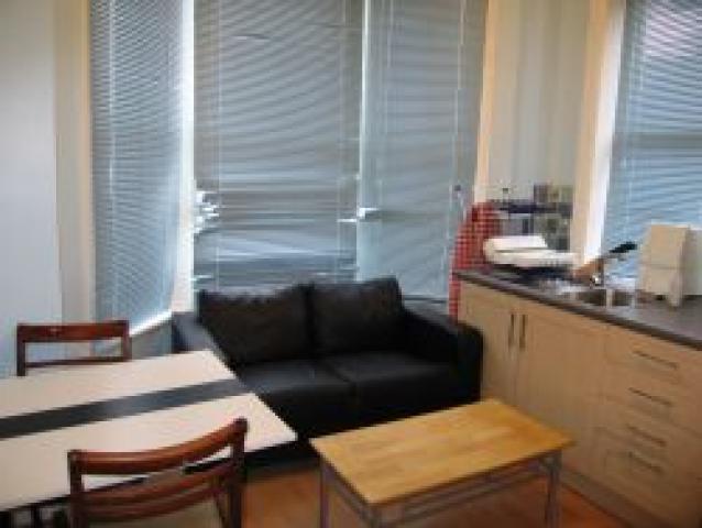 			2 Bedroom, 1 bath, 1 reception Flat			 Glengall Road, KILBURN