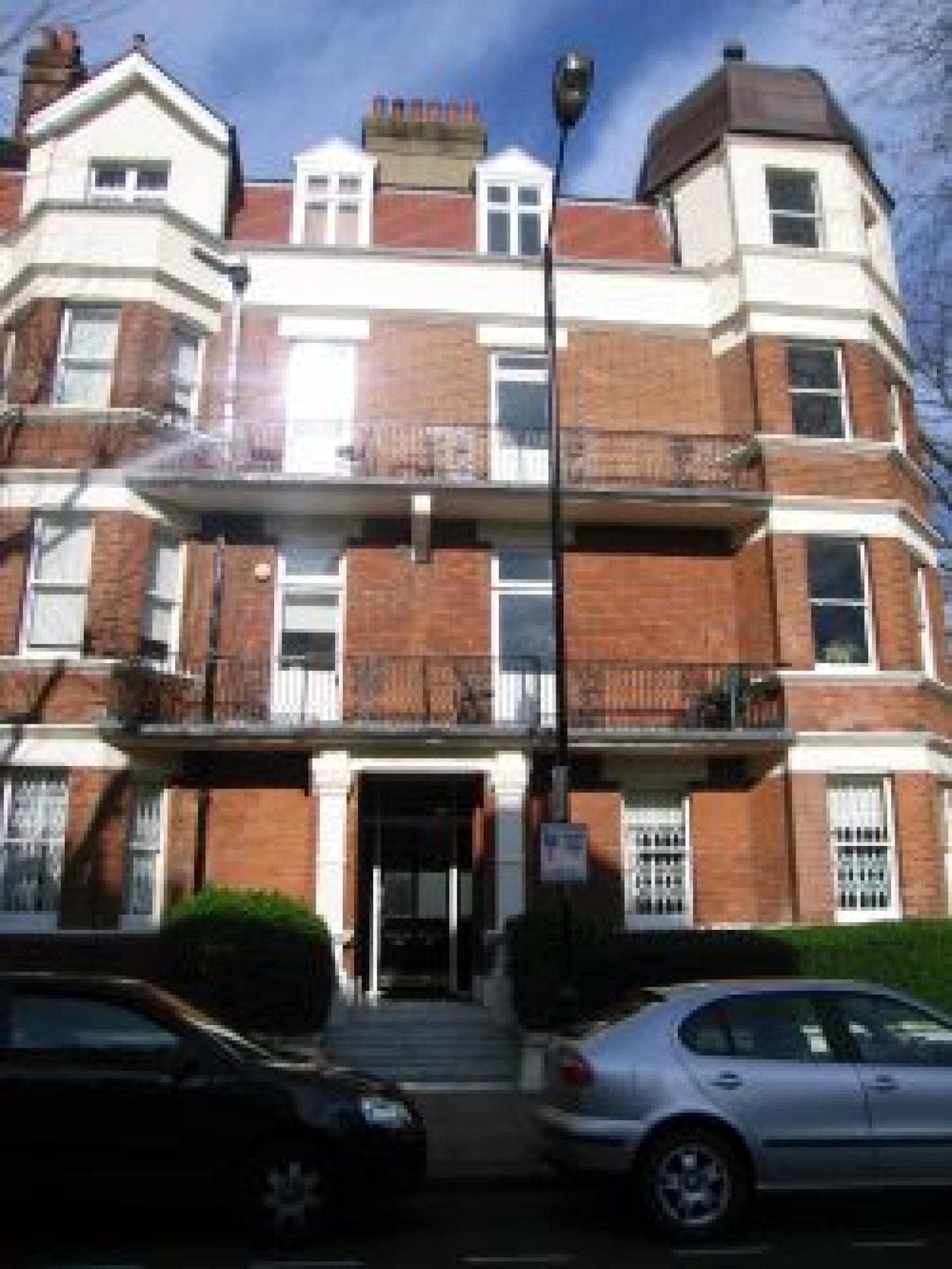 			NEW ON!, 4 Bedroom, 1 bath, 1 reception Flat			 Castellain Mansions, MAIDA VALE W9 W9