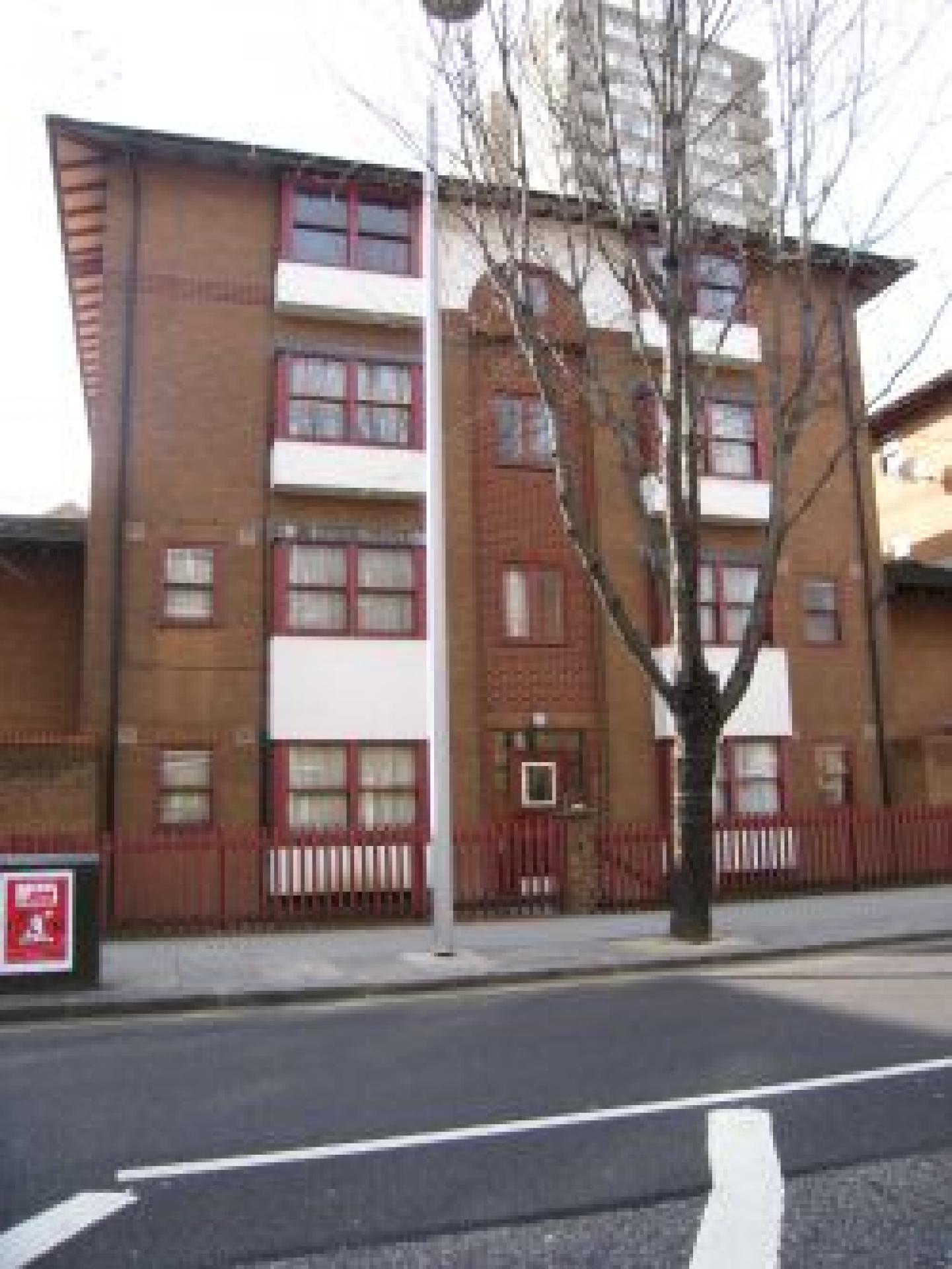 			Studio Apartment, 1 bath, 1 reception Flat			 Bramley Road, LADBROKE GROVE W10 W10