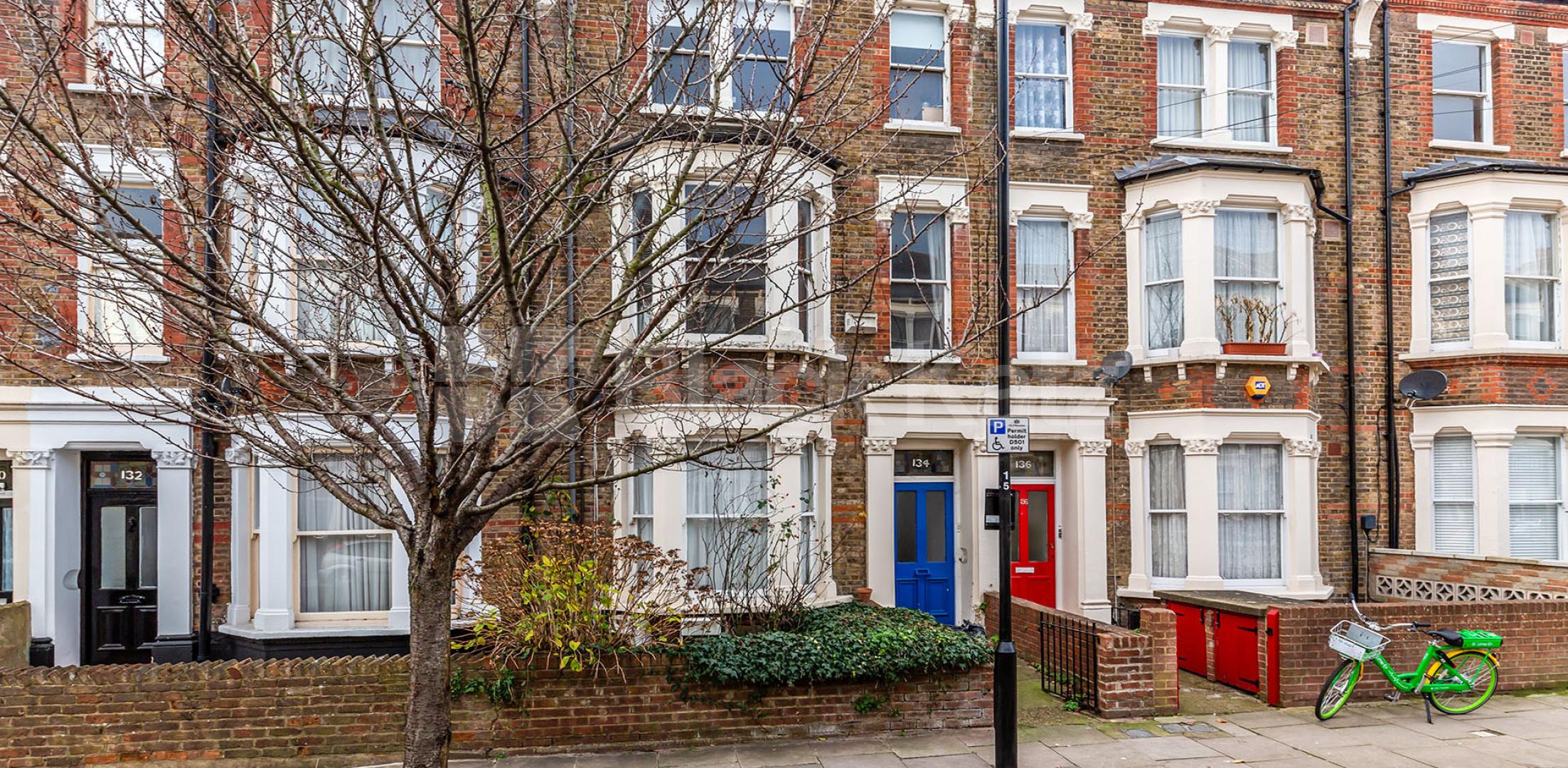 Spacious two bed with a modern kitchen and bathroom mins to tube and shops Portnall Road, Queens Park