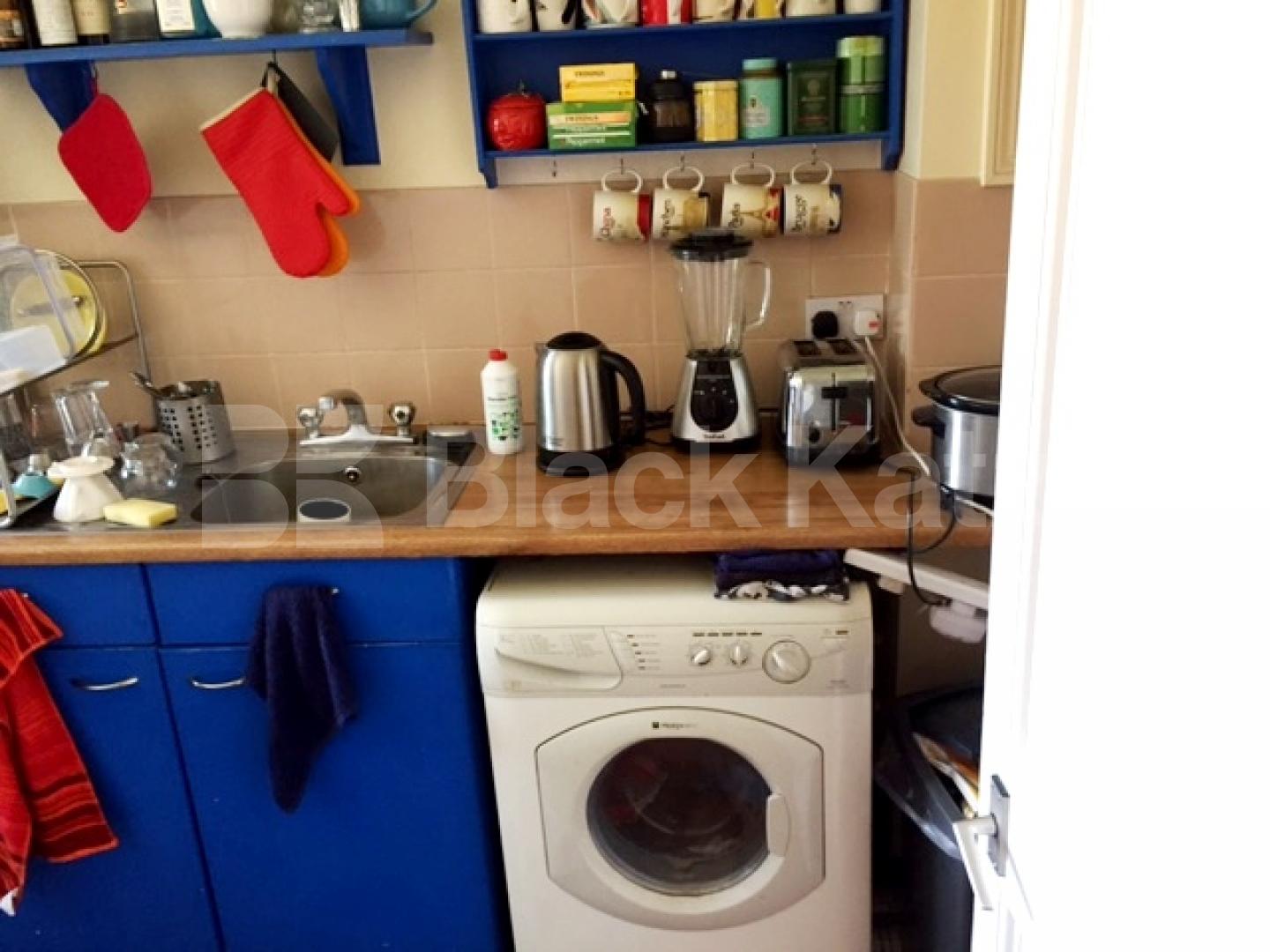 			Let, 1 Bedroom, 1 bath, 1 reception Flat			 Lakeside Road, Shepherds Bush