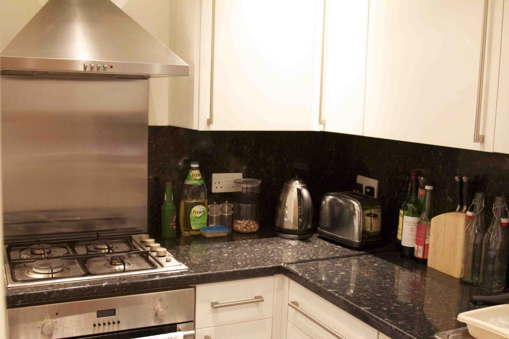 			GARDEN FLAT, 1 Bedroom, 1 bath, 1 reception Flat			 Priory Road, WEST HAMPSTEAD