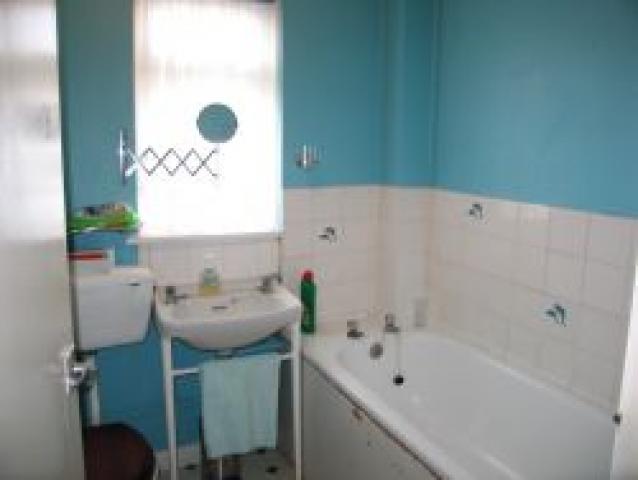 			3 Bedroom, 1 bath, 1 reception Flat			 Mascotts Close, DOLLIS HILL NW2