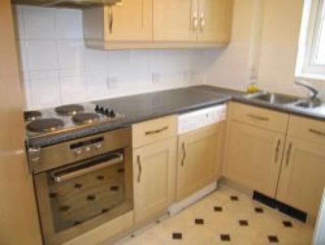 			2 Bedroom, 1 bath, 1 reception Flat			 Somerton Road, CRICKLEWOOD NW2