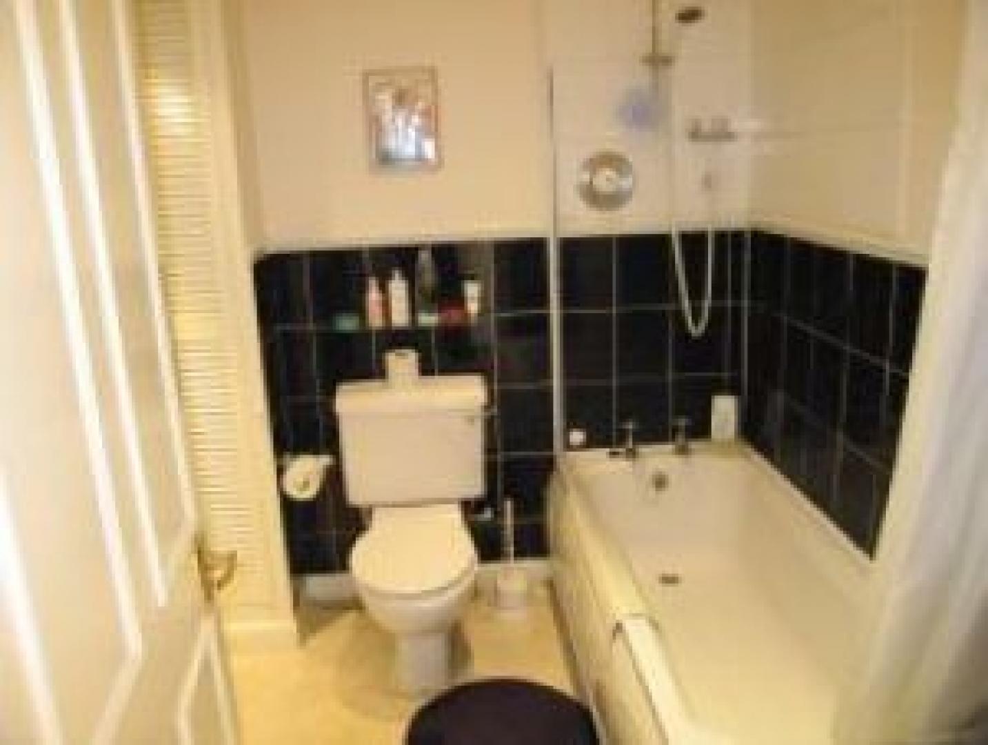 			6 month let only, 2 Bedroom, 1 bath, 1 reception Flat			 Inglewood Road, WEST HAMPSTEAD