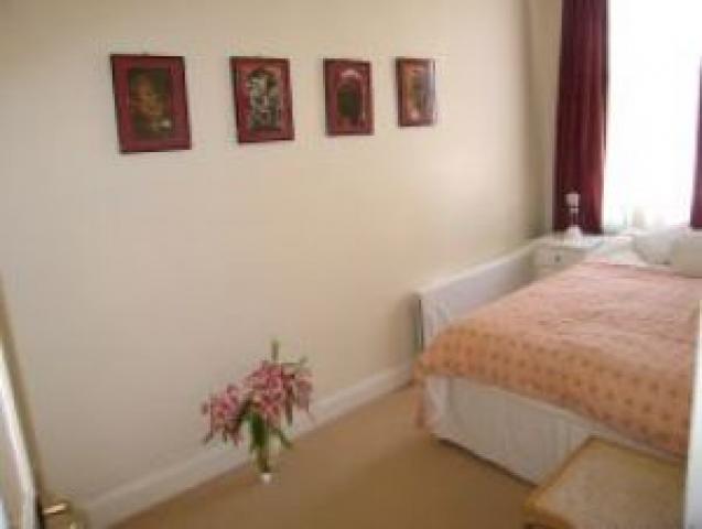 			6 month let only, 2 Bedroom, 1 bath, 1 reception Flat			 Inglewood Road, WEST HAMPSTEAD