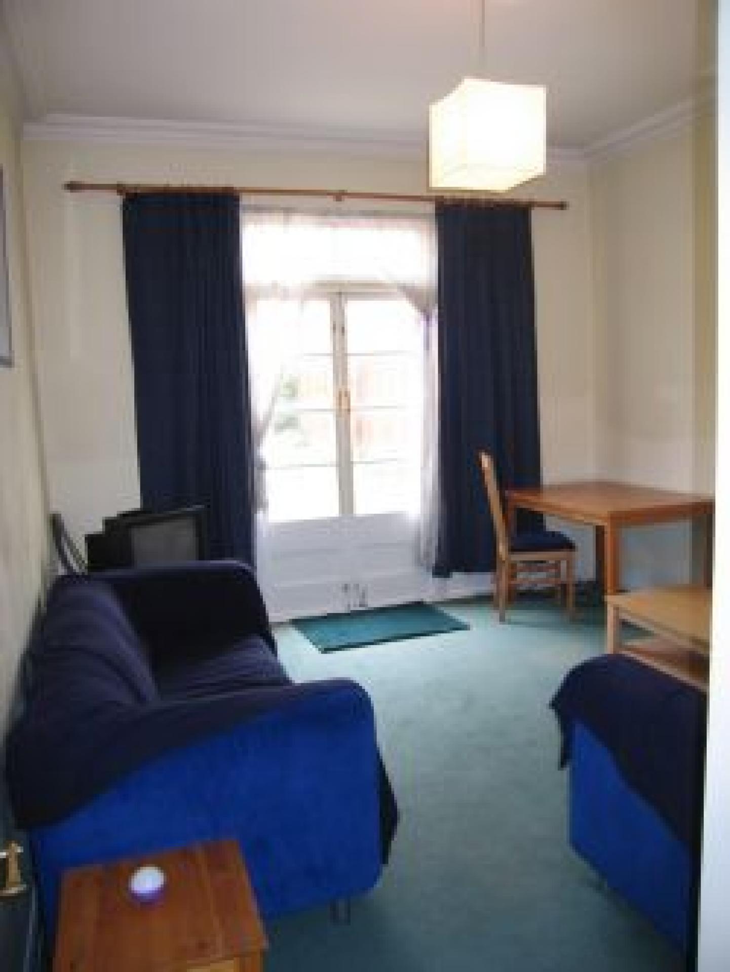 			2 Bedroom, 1 bath, 1 reception Flat			 Riffel Road, WILLESDEN GREEN NW2 NW2