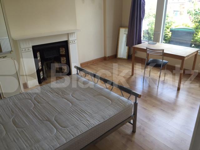 			New Instruction, 5 Bedroom, 1 bath, 1 reception House			 Waldeck Road, Turnpike Lane