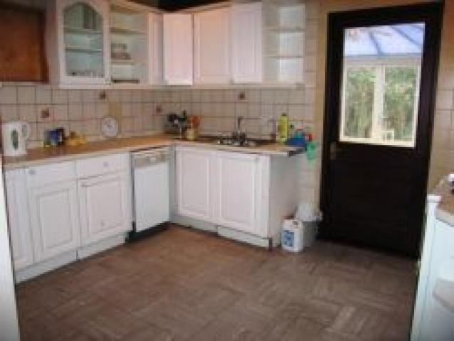 			4 Bedroom, 1 bath, 1 reception Flat			 Hodford Road, GOLDERS GREEN NW11