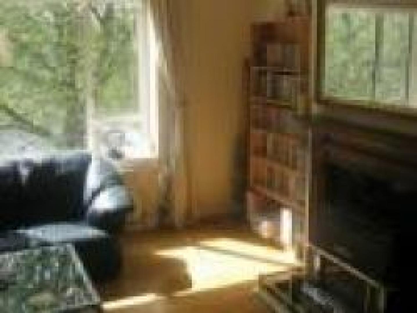 			2 Bedroom, 1 bath, 1 reception Flat			 St Annes Road, HOLLAND PARK W11