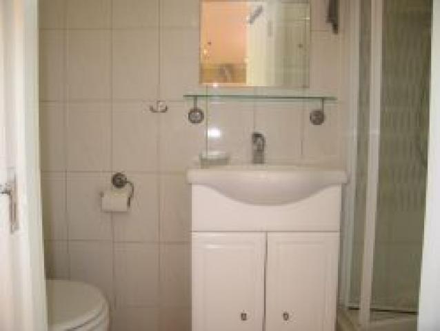 			NEW INSTRUCTION, Studio Apartment, 1 bath, 1 reception Flat			 Cumbrian Gardens, GOLDERS GREEN NW2