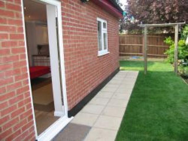 			NEW INSTRUCTION, Studio Apartment, 1 bath, 1 reception Flat			 Cumbrian Gardens, GOLDERS GREEN NW2