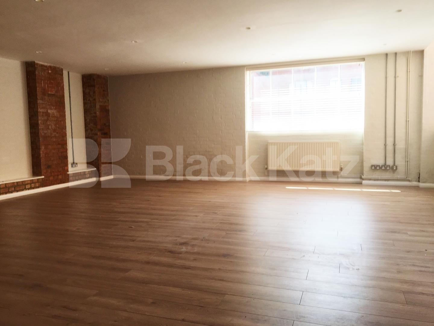 			3 BEDROOM WAREHOUSE CONVERSION, 3 Bedroom, 1 bath, 1 reception Flat			 Henshall Street, ISLINGTON-CANONBURY 