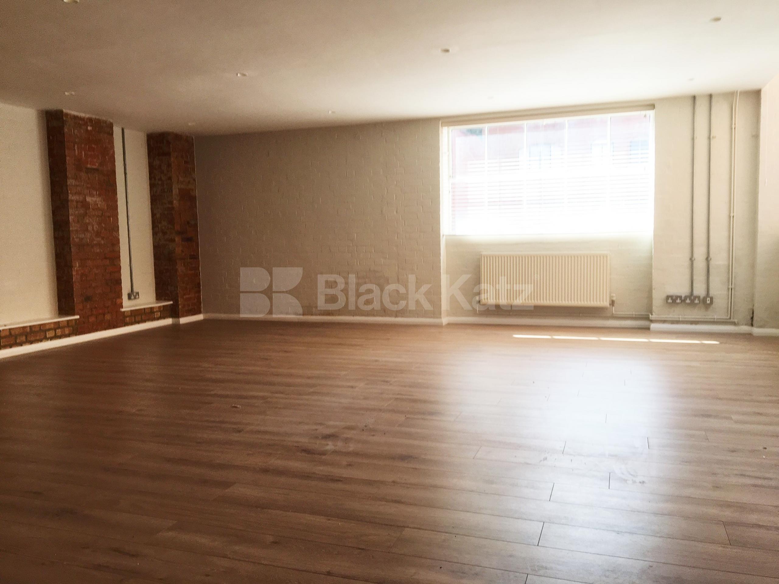 			3 BEDROOM WAREHOUSE CONVERSION, 3 Bedroom, 1 bath, 1 reception Flat			 Henshall Street, ISLINGTON-CANONBURY  N1