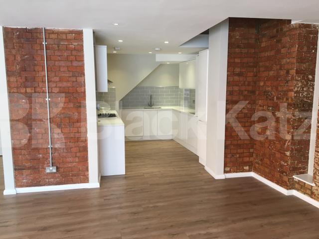 			3 BEDROOM WAREHOUSE CONVERSION, 3 Bedroom, 1 bath, 1 reception Flat			 Henshall Street, ISLINGTON-CANONBURY 