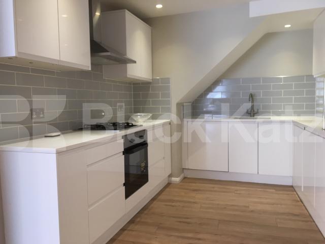 			3 BEDROOM WAREHOUSE CONVERSION, 3 Bedroom, 1 bath, 1 reception Flat			 Henshall Street, ISLINGTON-CANONBURY 