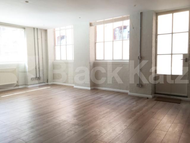 			3 BEDROOM WAREHOUSE CONVERSION, 3 Bedroom, 1 bath, 1 reception Flat			 Henshall Street, ISLINGTON-CANONBURY 