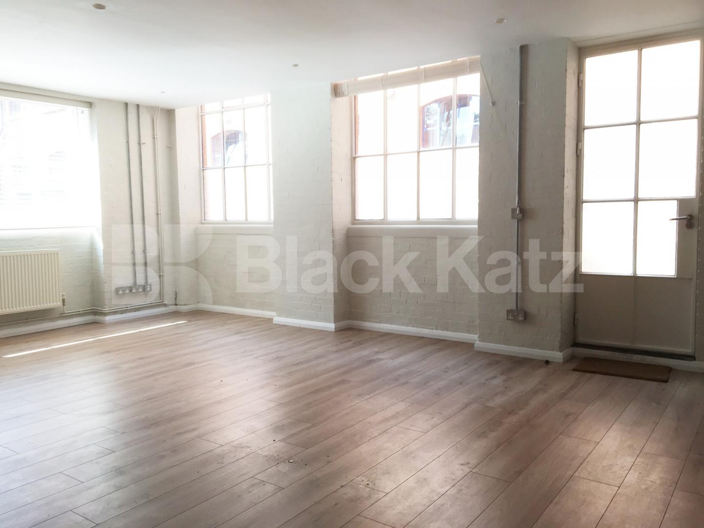 			3 BEDROOM WAREHOUSE CONVERSION, 3 Bedroom, 1 bath, 1 reception Flat			 Henshall Street, ISLINGTON-CANONBURY 