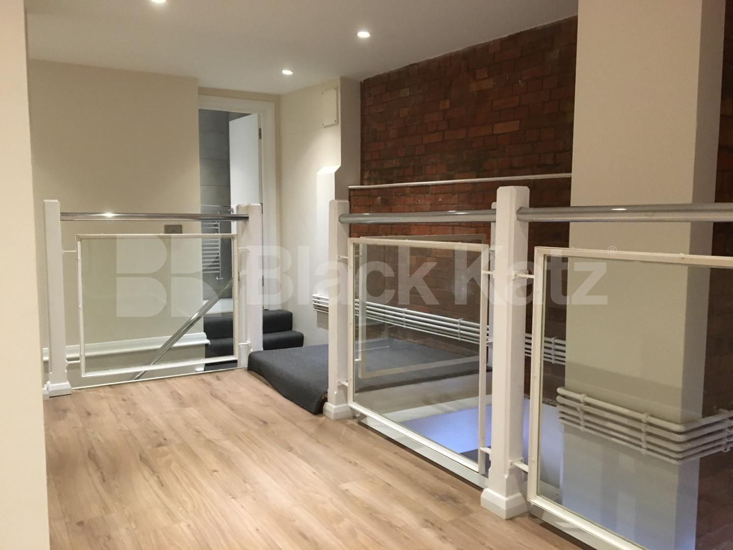 			3 BEDROOM WAREHOUSE CONVERSION, 3 Bedroom, 1 bath, 1 reception Flat			 Henshall Street, ISLINGTON-CANONBURY 