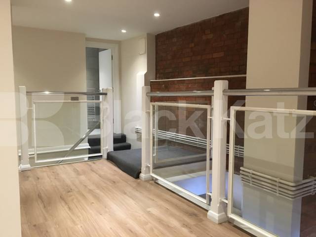 			3 BEDROOM WAREHOUSE CONVERSION, 3 Bedroom, 1 bath, 1 reception Flat			 Henshall Street, ISLINGTON-CANONBURY 