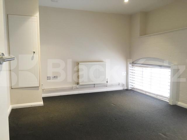 			3 BEDROOM WAREHOUSE CONVERSION, 3 Bedroom, 1 bath, 1 reception Flat			 Henshall Street, ISLINGTON-CANONBURY 