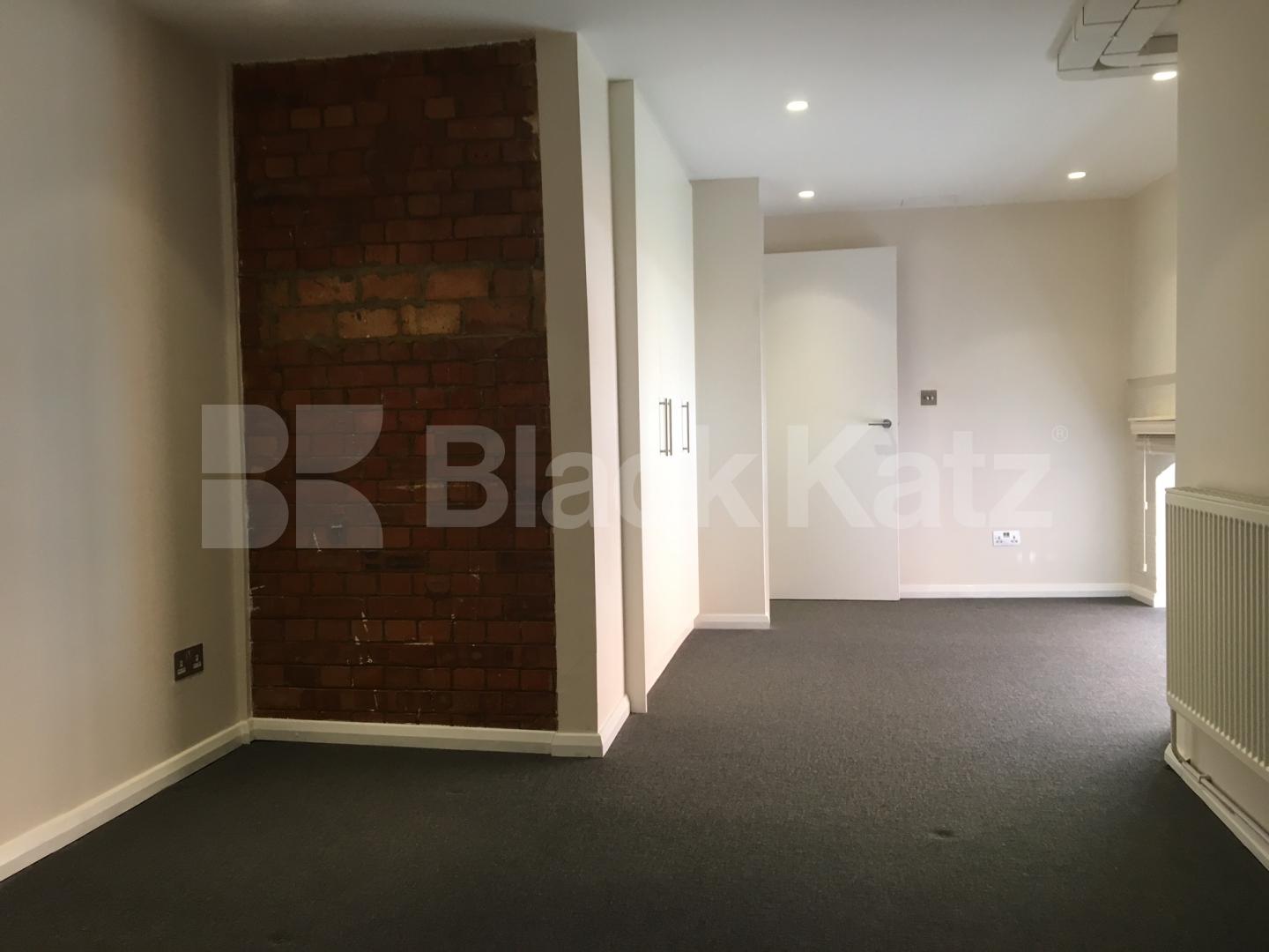 			3 BEDROOM WAREHOUSE CONVERSION, 3 Bedroom, 1 bath, 1 reception Flat			 Henshall Street, ISLINGTON-CANONBURY 