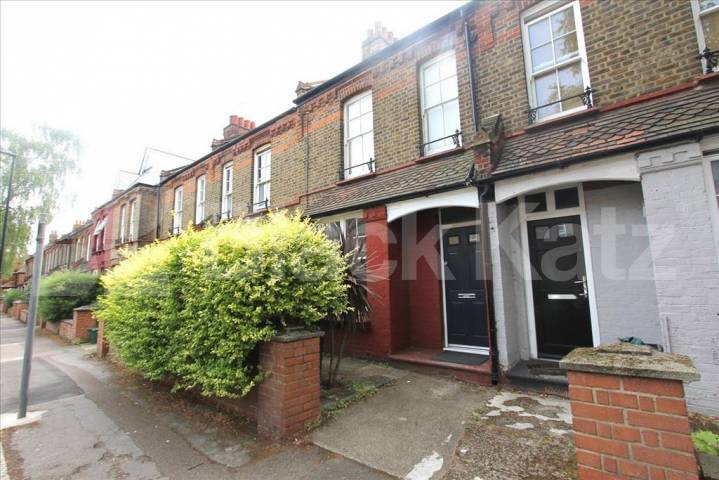 Well presented one bedroom flat to rent in Wood Green mins to Tube & Shops Morley Avenue , Wood Green / Noel Park