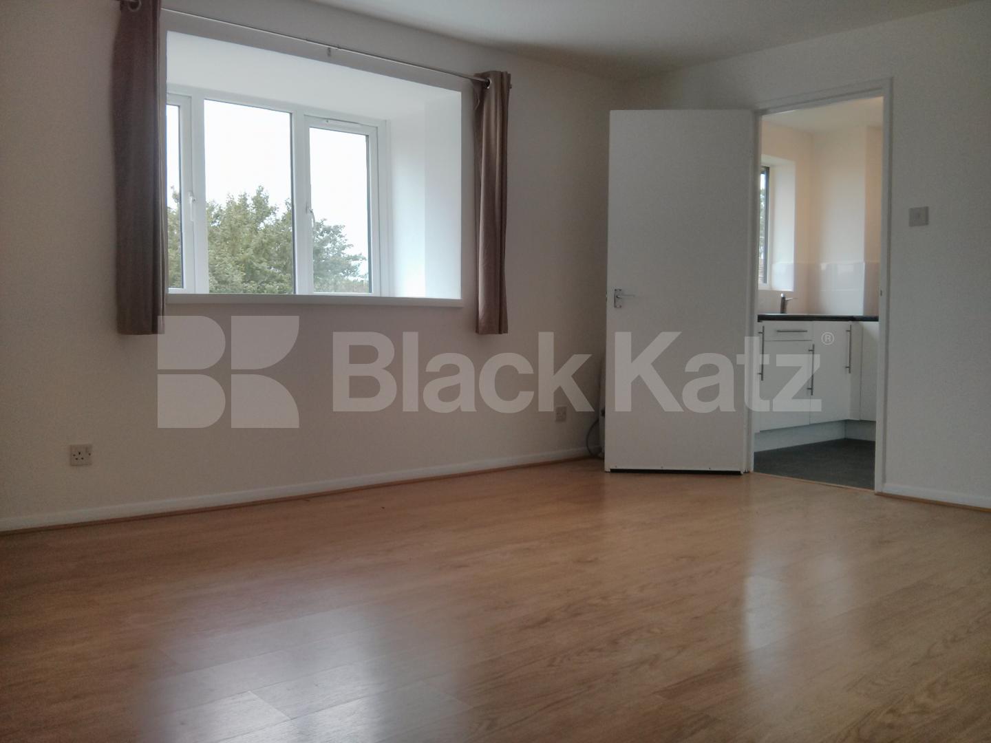 			Studio Apartment, 1 bath, 1 reception Studio			 Cambridge Gardens, Muswell Hill