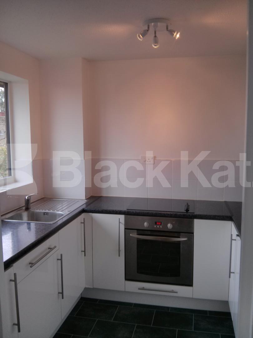 			Studio Apartment, 1 bath, 1 reception Studio			 Cambridge Gardens, Muswell Hill