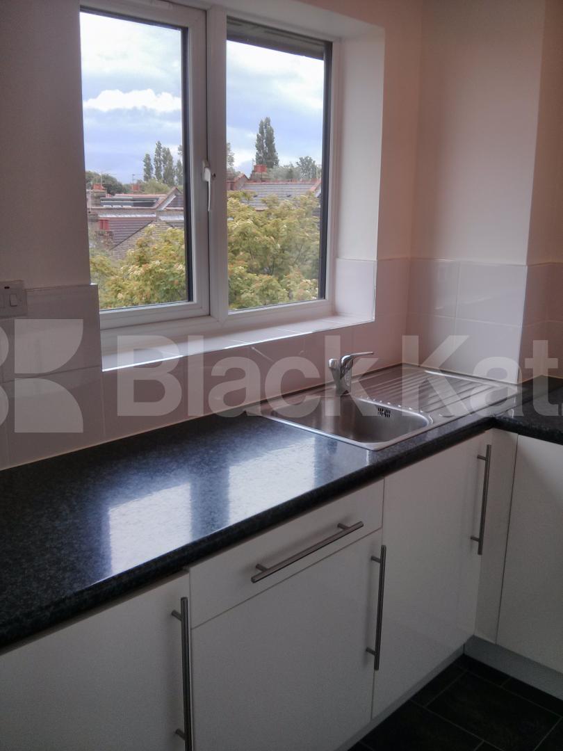 			Studio Apartment, 1 bath, 1 reception Studio			 Cambridge Gardens, Muswell Hill