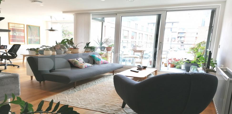 			LET , 2 Bedroom, 1 bath, 1 reception Apartment			 Fergusson Mews, Stockwell 