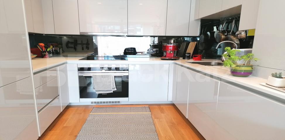 			LET , 2 Bedroom, 1 bath, 1 reception Apartment			 Fergusson Mews, Stockwell 
