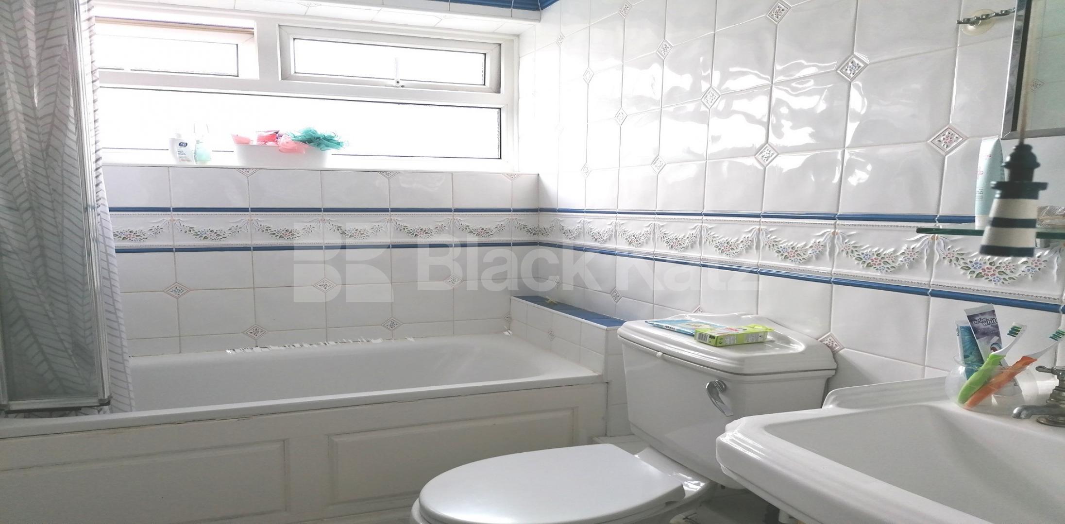 			LET , 2 Bedroom, 1 bath, 1 reception Apartment			 St. Vincents House The Grange, Tower Bridge 