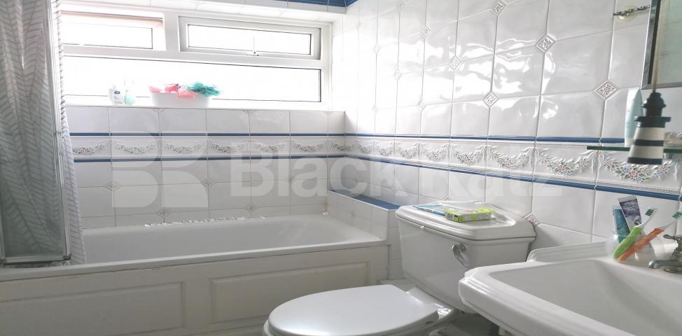 			LET , 2 Bedroom, 1 bath, 1 reception Apartment			 St. Vincents House The Grange, Tower Bridge 