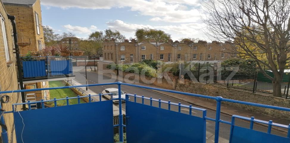 			2 Bedroom, 1 bath, 1 reception Apartment			 Burbage Close, London Bridge / Borough