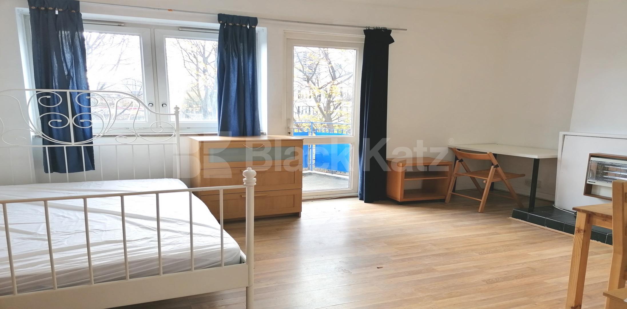 			2 Bedroom, 1 bath, 1 reception Apartment			 Burbage Close, London Bridge / Borough