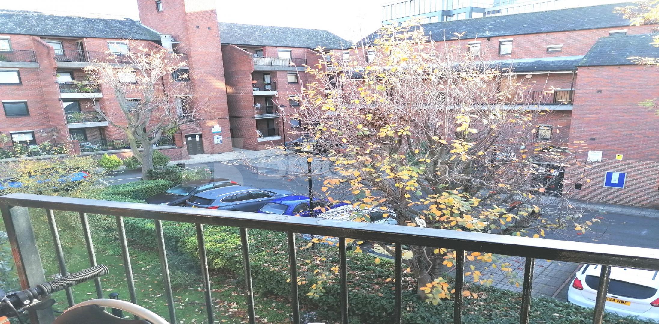 			LET, 1 Bedroom, 1 bath, 1 reception Apartment			 Coopers Close, Lambeth North/ Waterloo