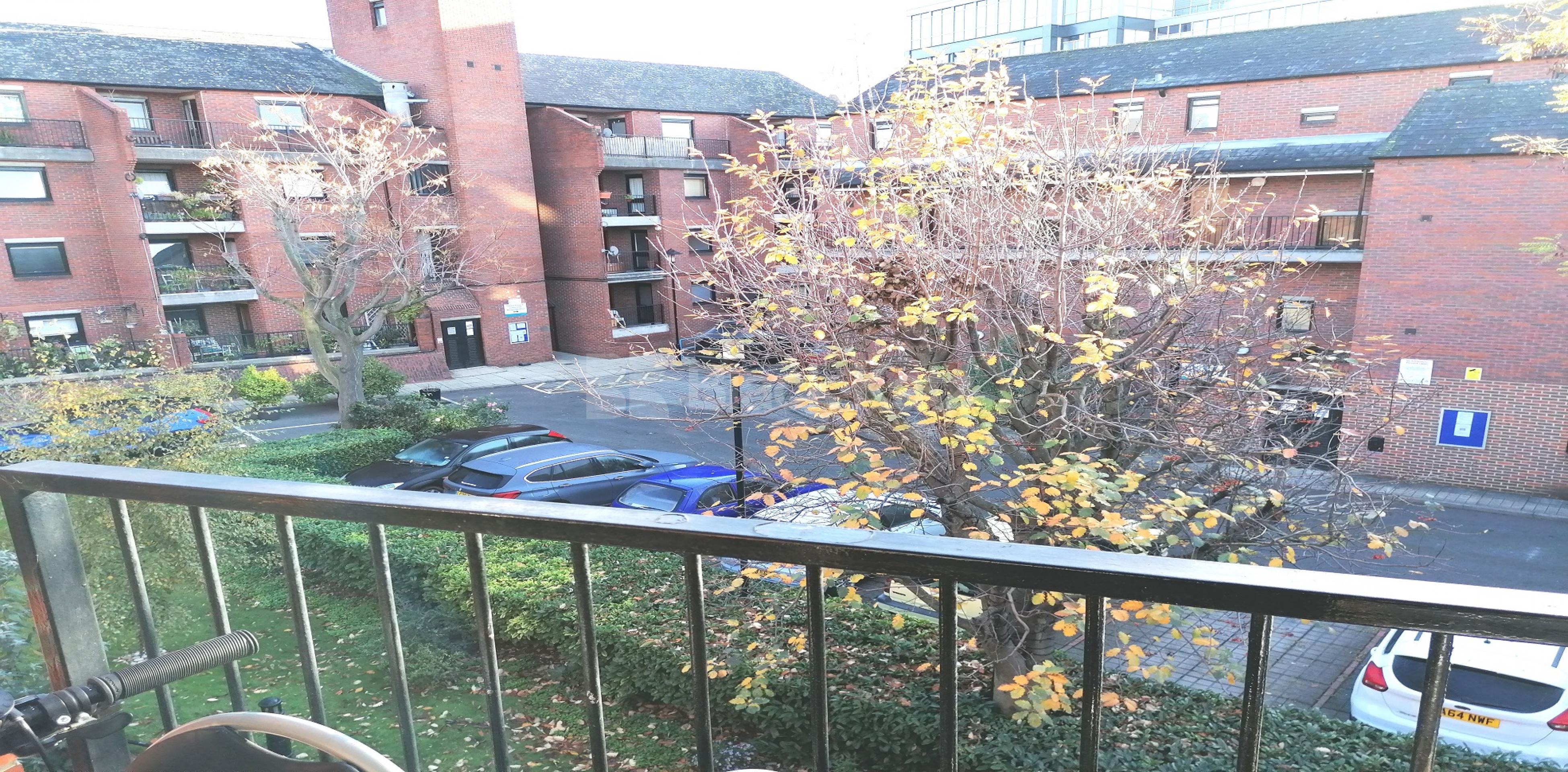 			LET, 1 Bedroom, 1 bath, 1 reception Apartment			 Coopers Close, Lambeth North/ Waterloo SE1