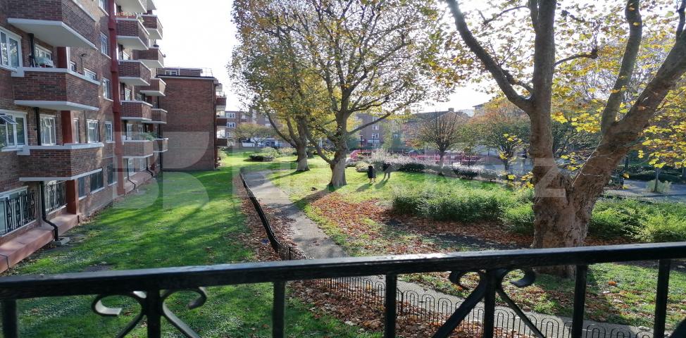 			LET , 3 Bedroom, 1 bath, 1 reception Apartment			 Colverson House, Lindley Street, Whitechapel