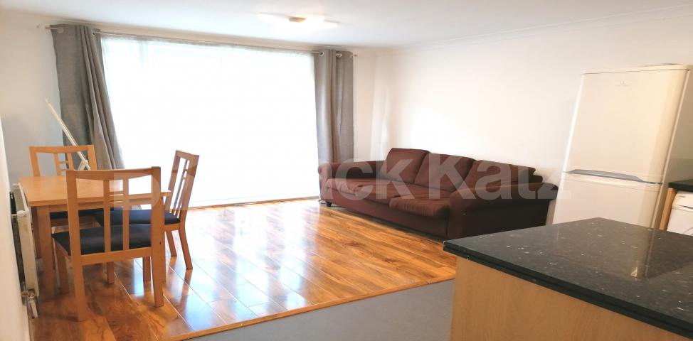 			LET , 2 Bedroom, 1 bath, 1 reception Apartment			 Three Bridges, Whites Grounds, London Bridge