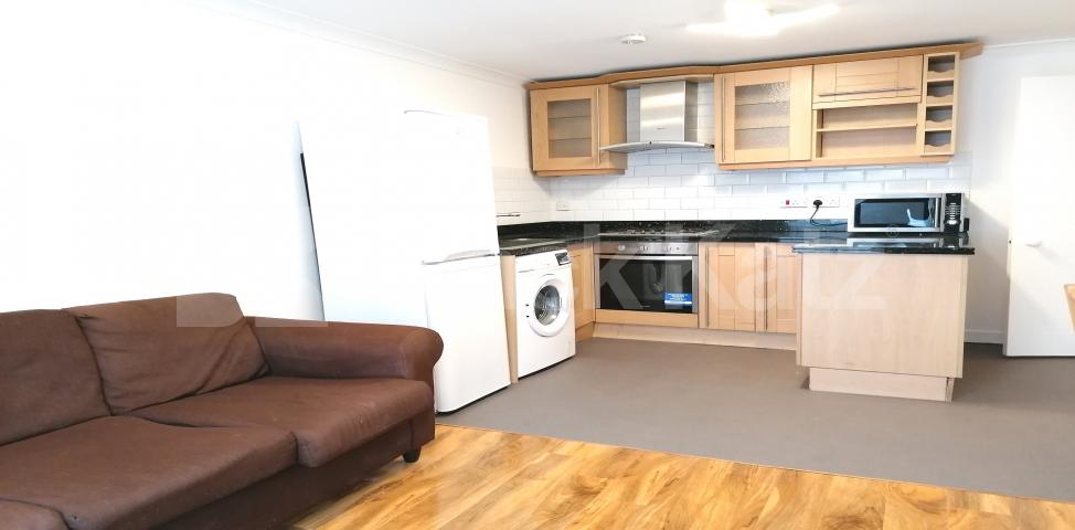 			LET , 2 Bedroom, 1 bath, 1 reception Apartment			 Three Bridges, Whites Grounds, London Bridge