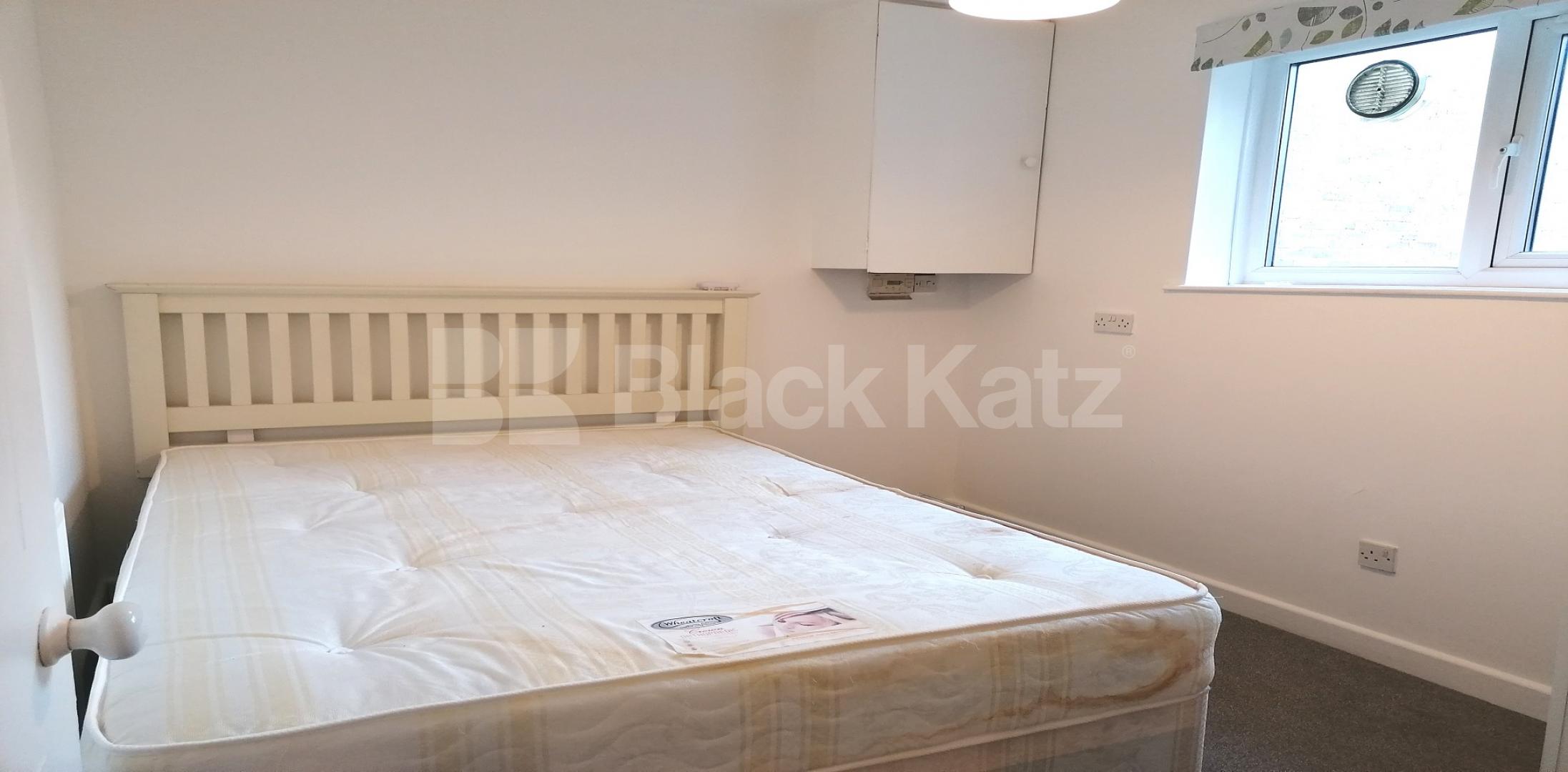 			LET , 2 Bedroom, 1 bath, 1 reception Apartment			 Three Bridges, Whites Grounds, London Bridge