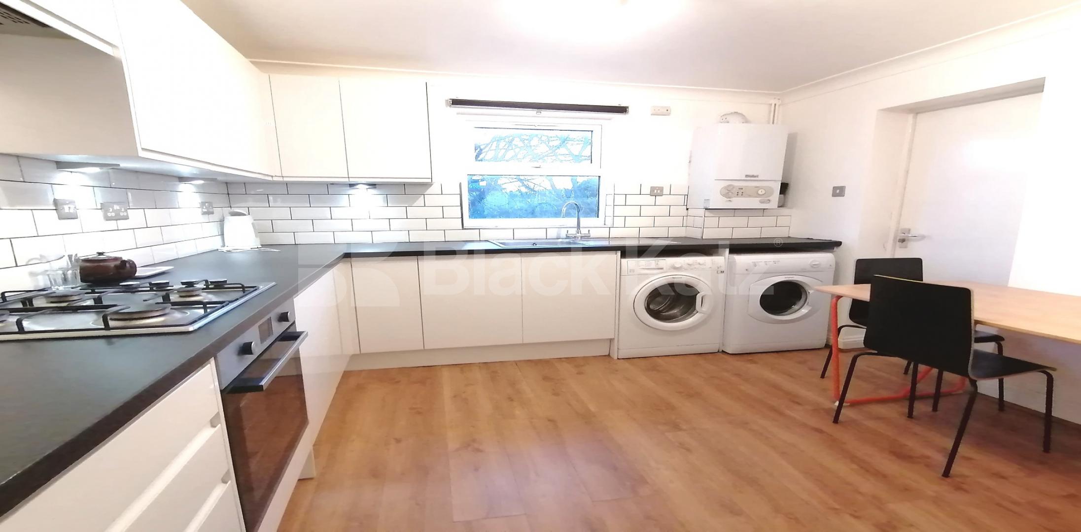 			LET , 4 Bedroom, 1 bath, 1 reception Apartment			 Greyhound Lane, Streatham Common