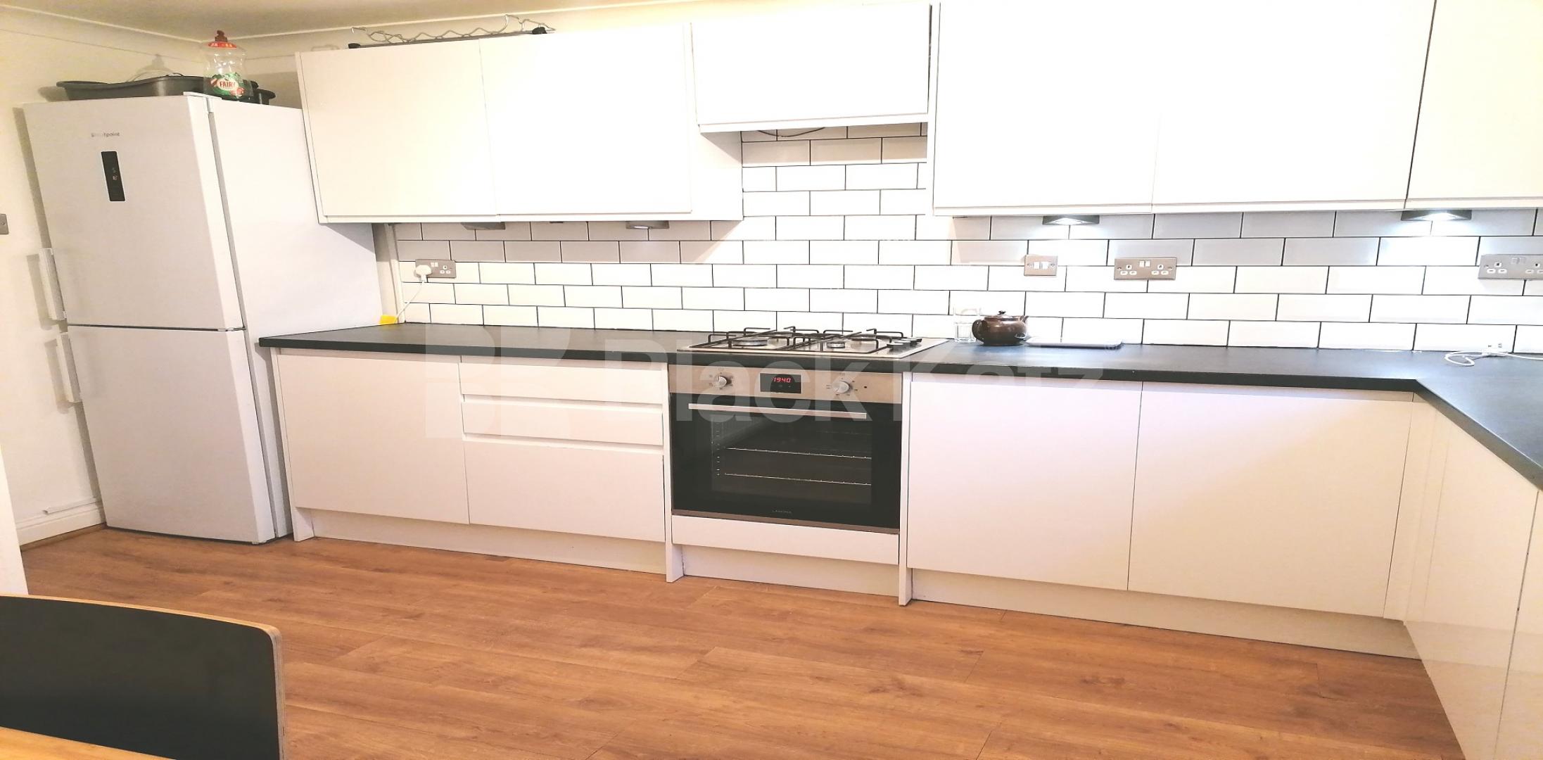 			LET , 4 Bedroom, 1 bath, 1 reception Apartment			 Greyhound Lane, Streatham Common