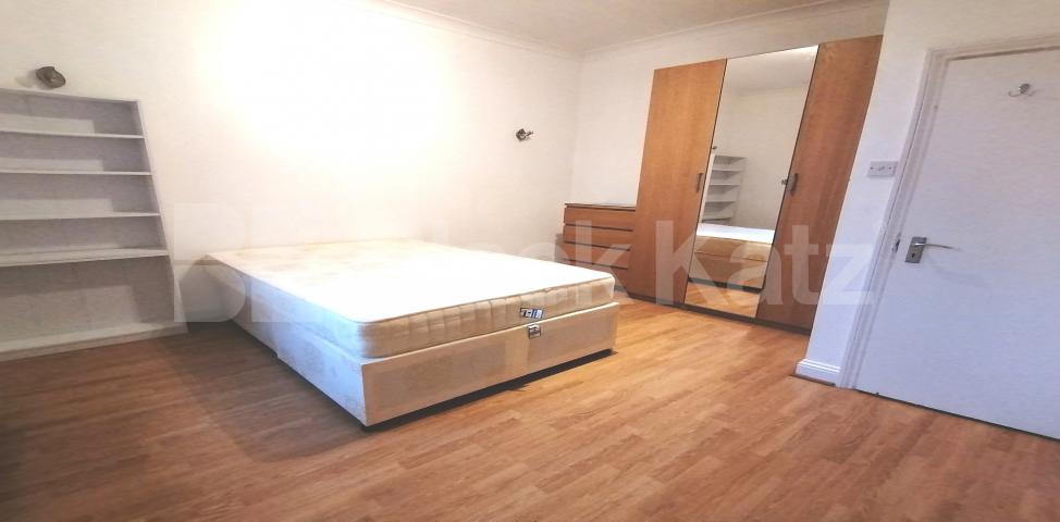 			LET , 4 Bedroom, 1 bath, 1 reception Apartment			 Greyhound Lane, Streatham Common