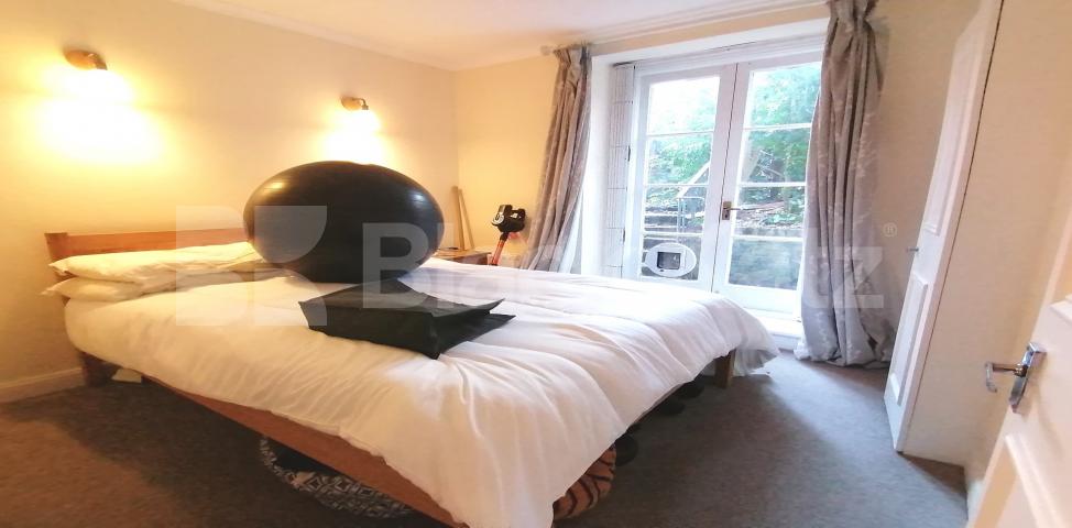 			NEW INSTRUCTION , 2 Bedroom, 1 bath, 1 reception Apartment			 Trinity Street, London Bridge/Borough