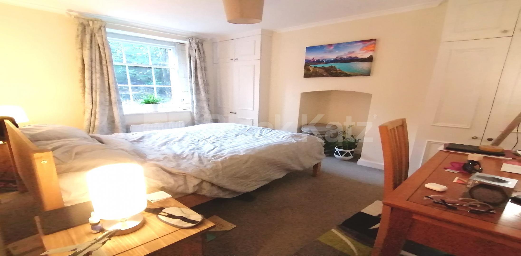 			NEW INSTRUCTION , 2 Bedroom, 1 bath, 1 reception Apartment			 Trinity Street, London Bridge/Borough