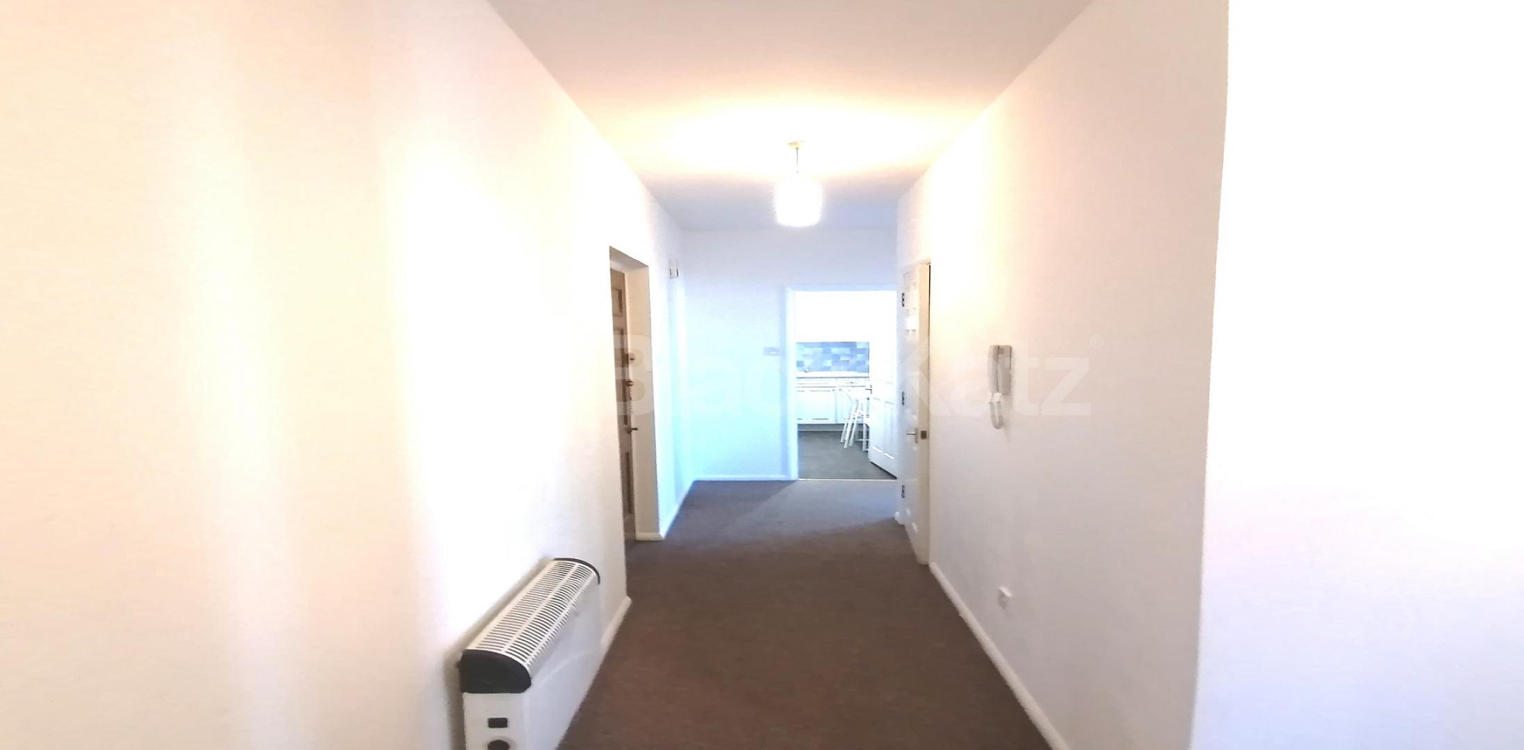 			LET , 3 Bedroom, 1 bath, 1 reception Apartment			 Bridge View Court Grange road, London Bridge