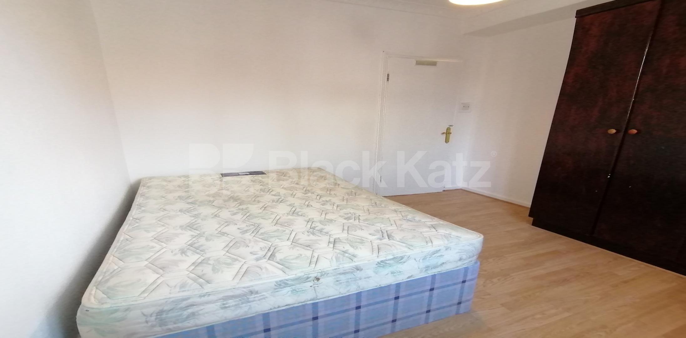 			LET , 3 Bedroom, 1 bath, 1 reception Apartment			 Colverson House, Lindley Street, Whitechapel